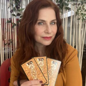 Zoe de Canaris, especialista em Tarot no Personare